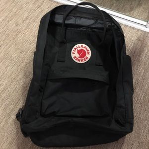 Black Fjällräven Kånken book bag